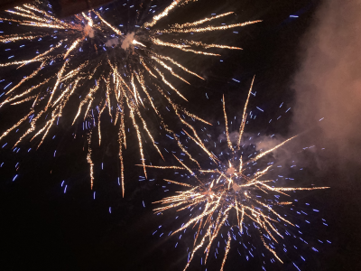 Újévköszöntő tüzijáték Kunsziget főterén...